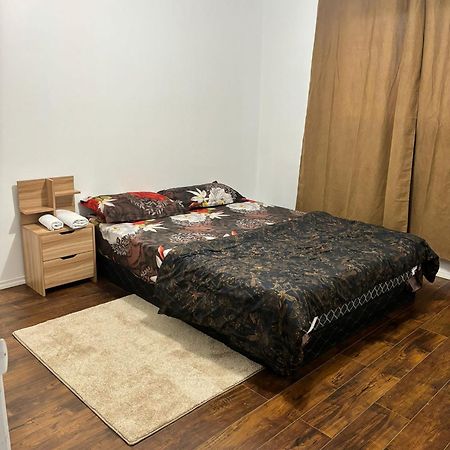 Queen Bedroom Near Sheridan College Brampton Exterior photo